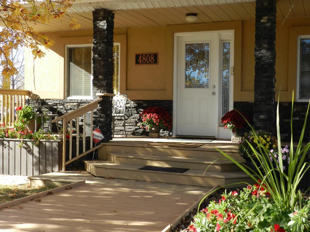 Bethel-Aspen Inn Bonnyville Bagian luar foto