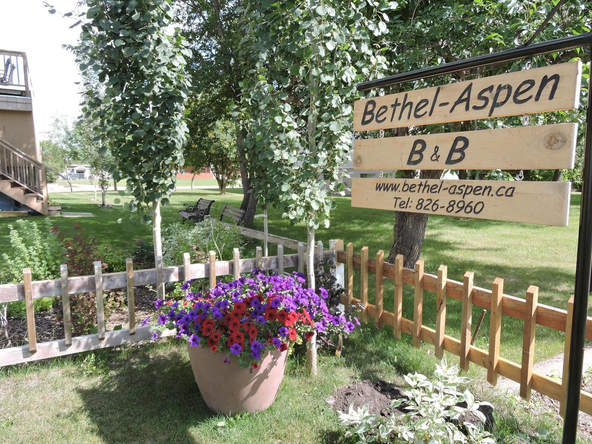 Bethel-Aspen Inn Bonnyville Bagian luar foto